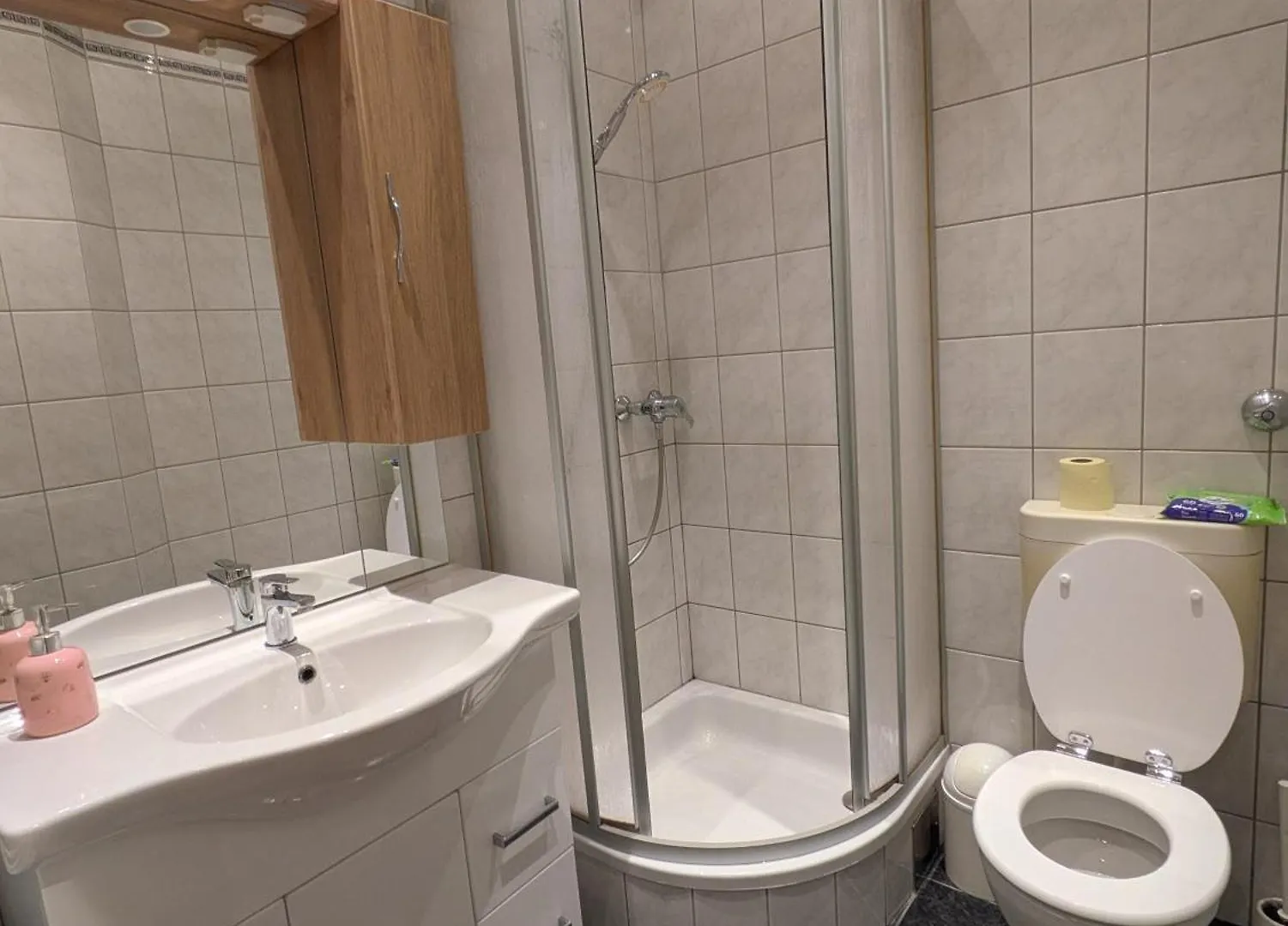 Apartment Gartenausblick - Near Metro Station Vienna Austria